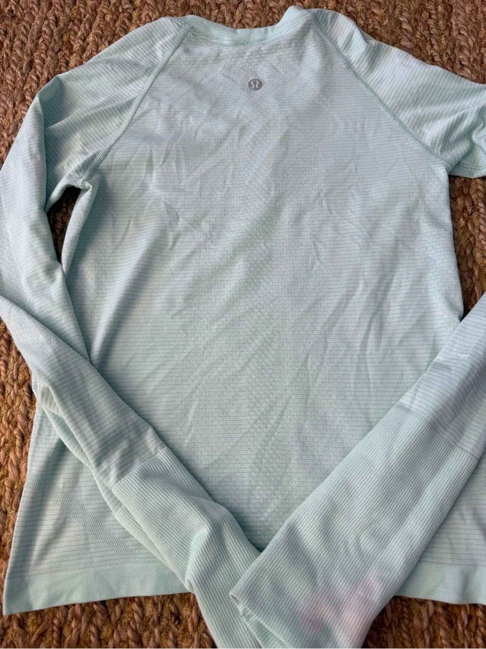 Lululemon Women’s Swiftly Athletic Cropped Top Pistachio Green Size XXS. - Picture 2 of 4